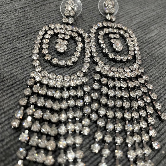 Diamond like dangle earrings - Picture 3 of 3